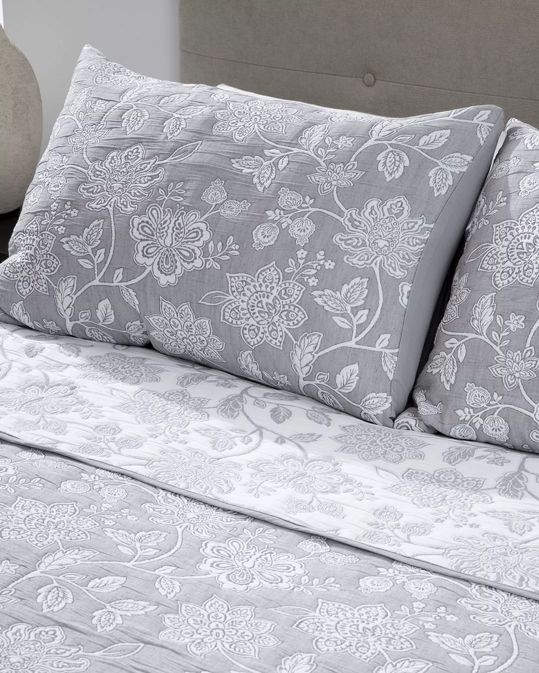 Compra COLCHA JACQUARD ORIA